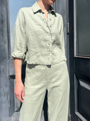 Esme Crop Shirt in French Linen - Seagrass
