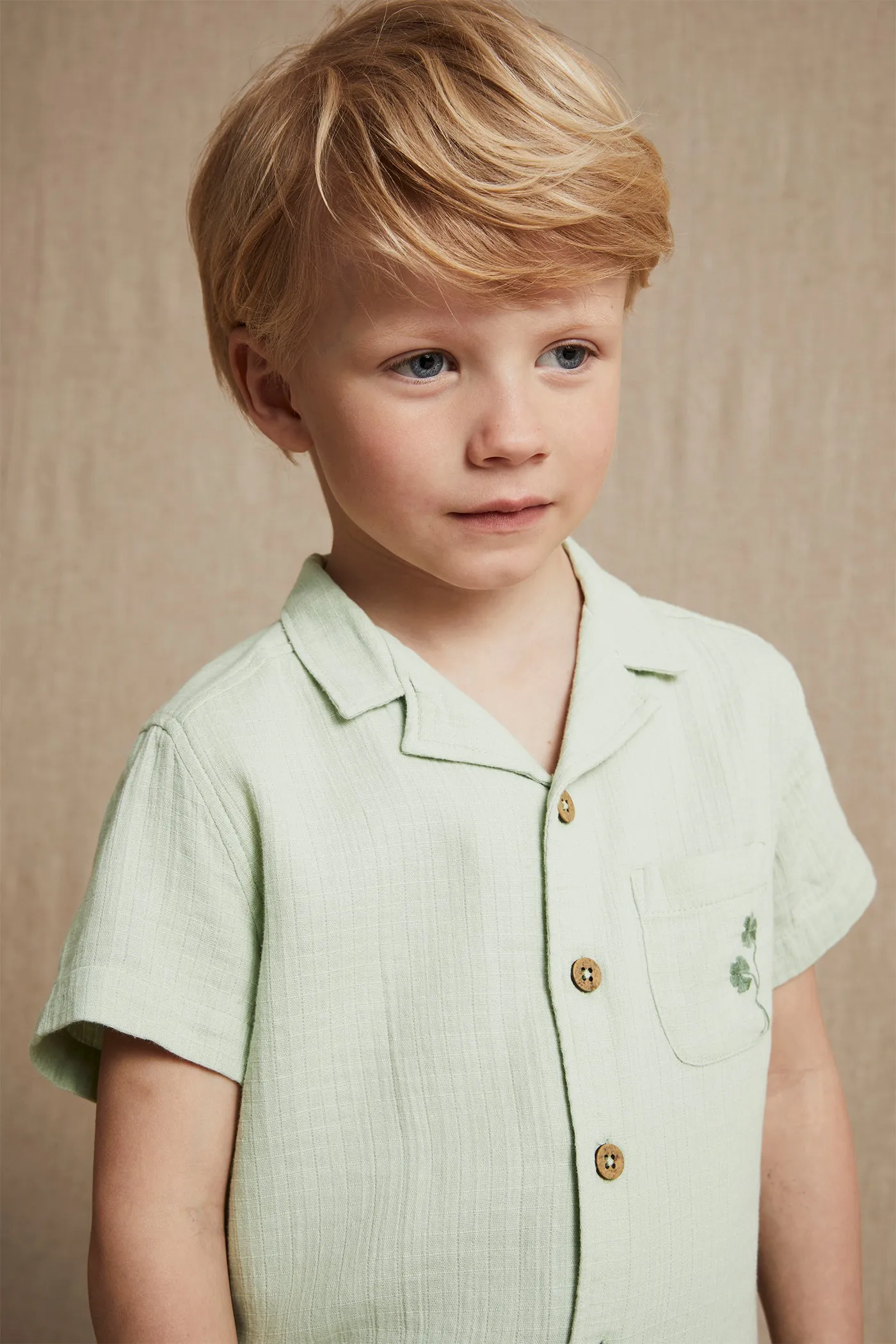Kids green muslin short-sleeved shirt