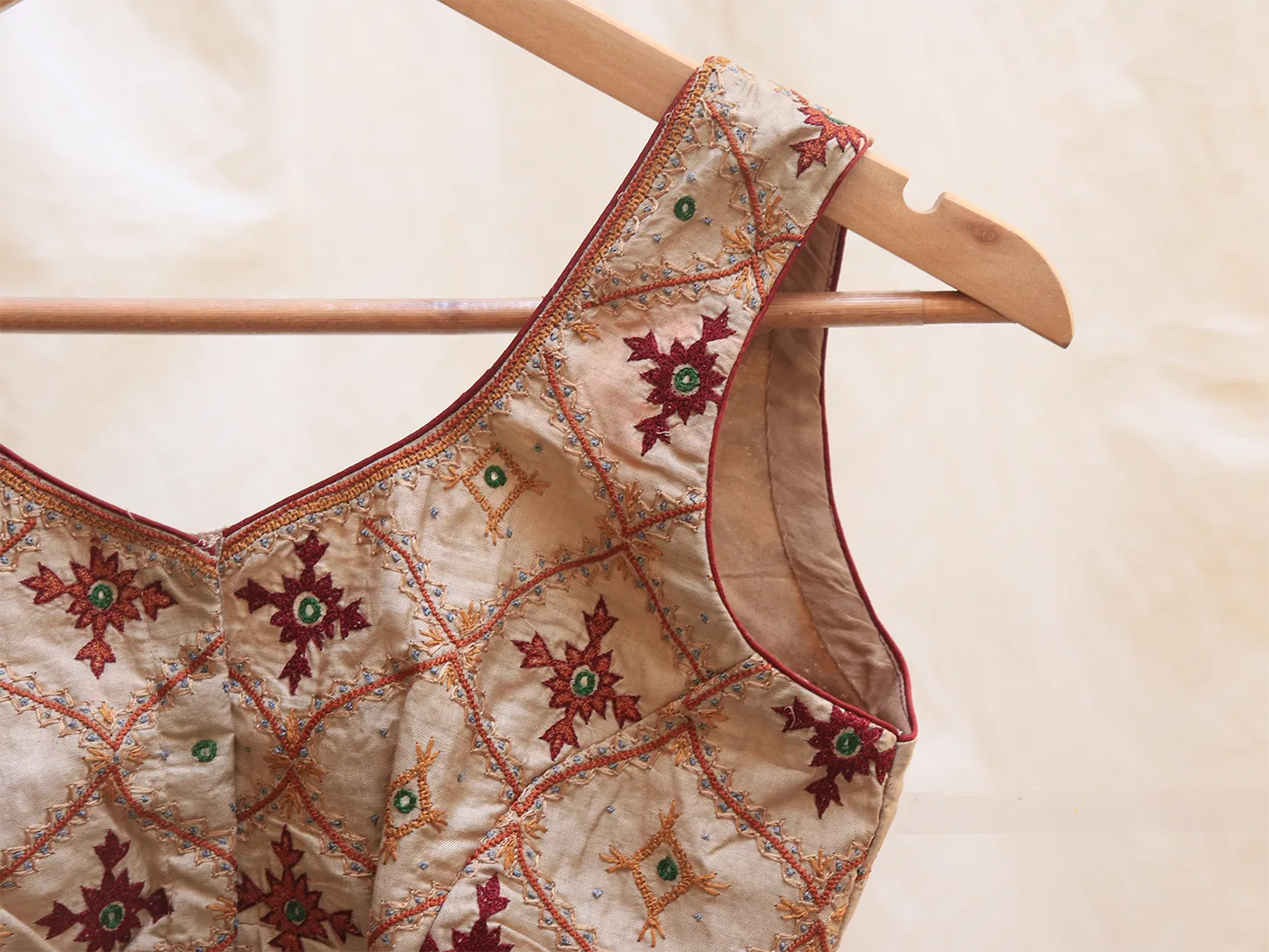 Oyster cream Hand embroidery blouse
