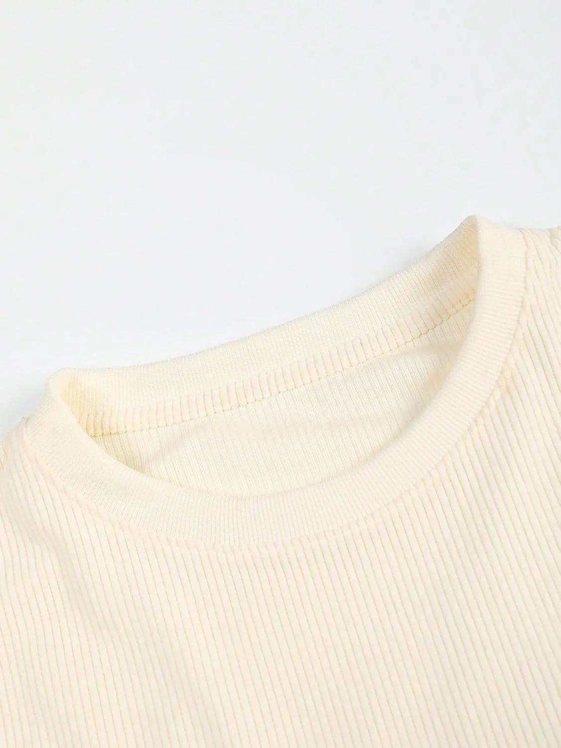 Verdusa Men's Casual Oversized Shirt Drop Shoulder Round Neck Cropped Tops Half Sleeve T Shirts